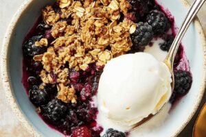 Delicious Blackberry Crisp Recipe for Dessert