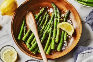 Sauteed Asparagus Recipe with Lemon and Garlic